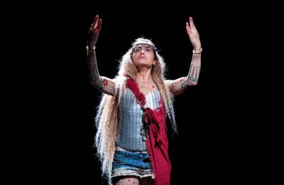 Il n'y a pas de Ajar